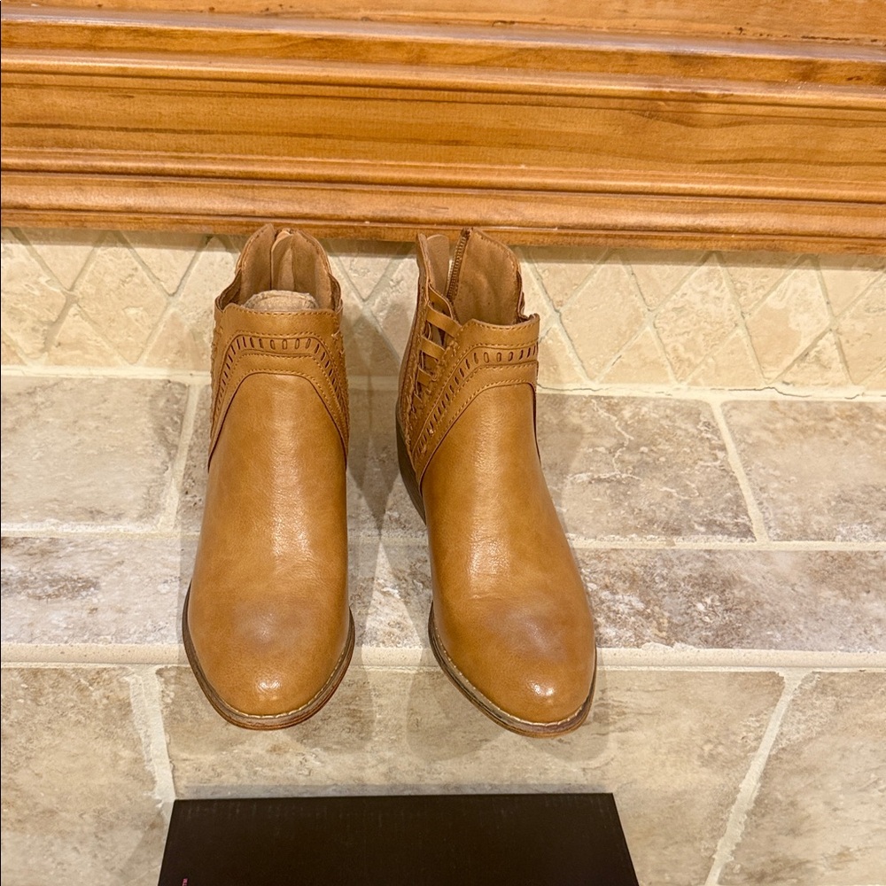 Ladies Classic Brown Leather Boots